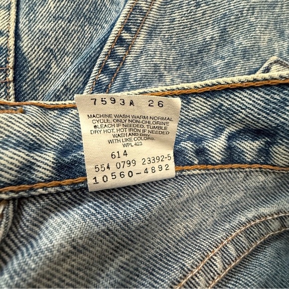 Vintage Levi's 560 Cut-Off Shorts Loose Fit Size 9 JR Acid Wash - Picture 5 of 5